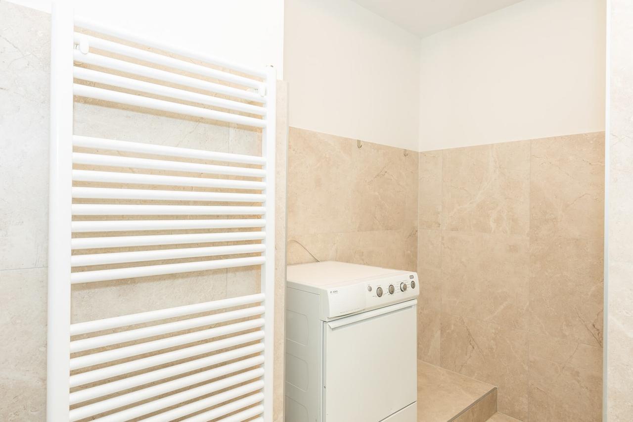 Furnished 3-Bedroom Apartment in Hoorn - Image 11