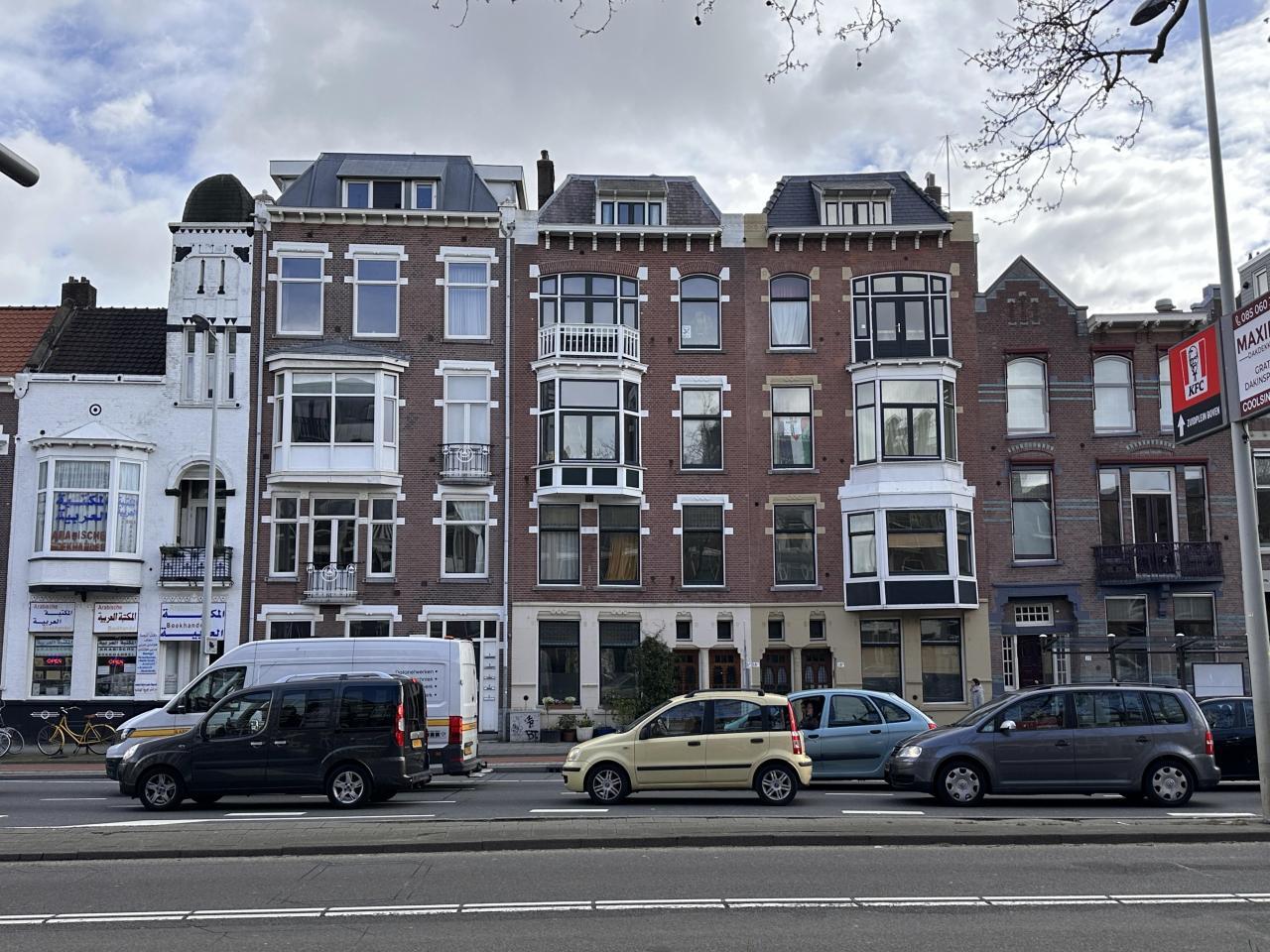Gemeubileerde studio met skylinezicht - Afbeelding 1