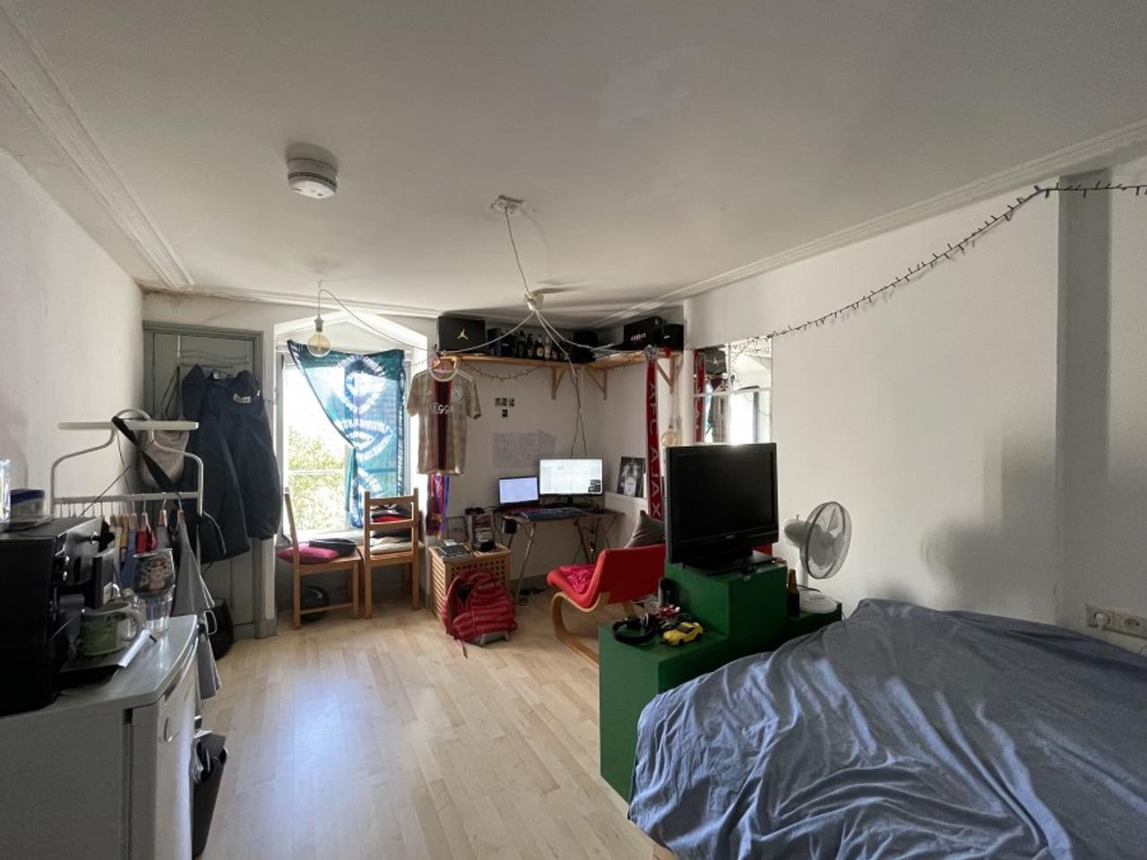 Bright 15 m² room in Spijkerbuurt - Image 2