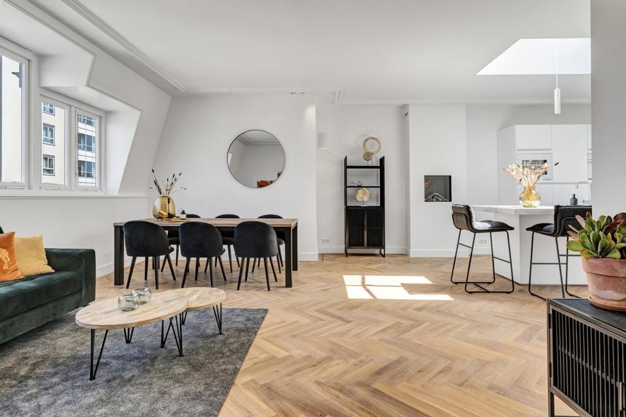 Furnished 3-Room Apartment with Terrace - Image 1