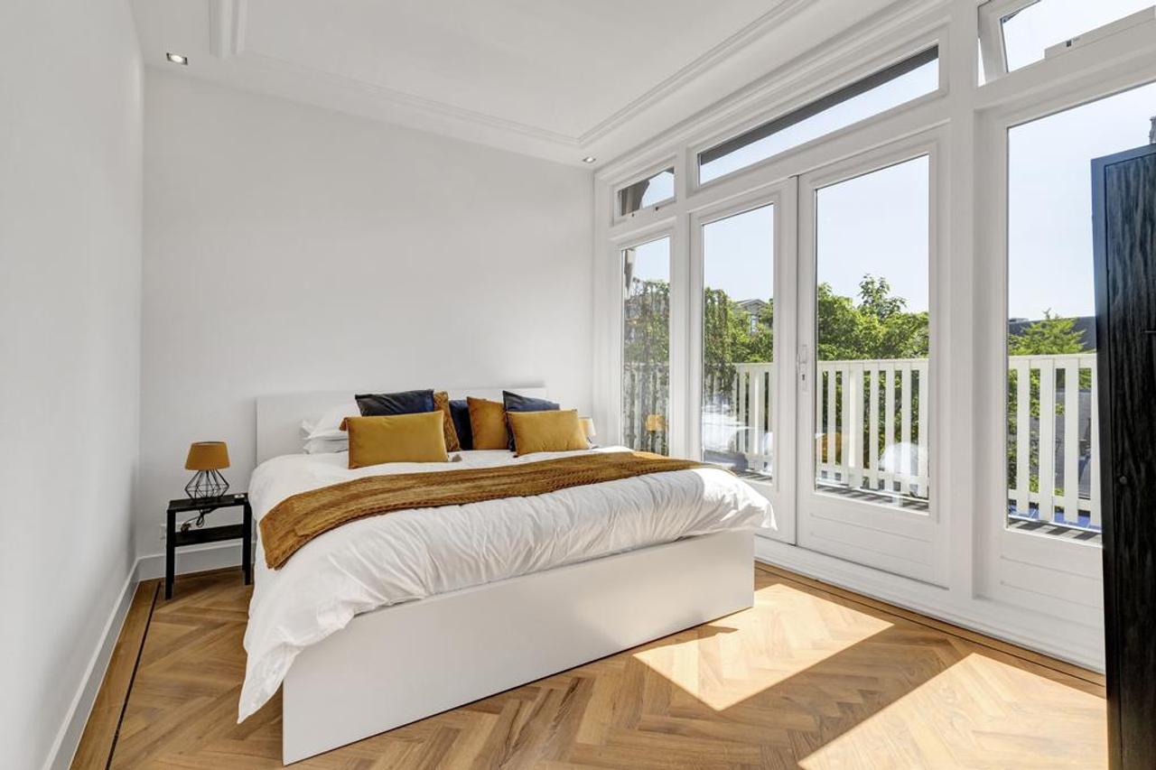 Furnished 3-Room Apartment with Terrace - Image 3