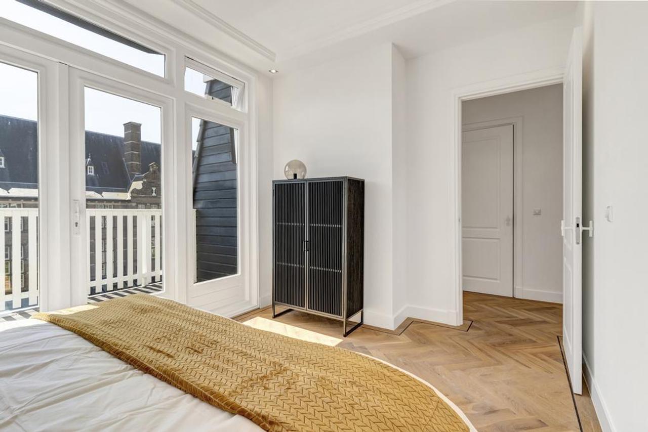 Furnished 3-Room Apartment with Terrace - Image 24