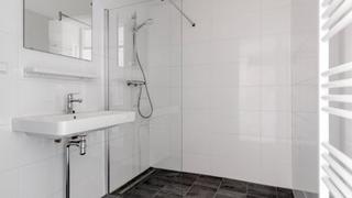 2-Bedroom Apartment with Balcony in Velserbroek - Image 4