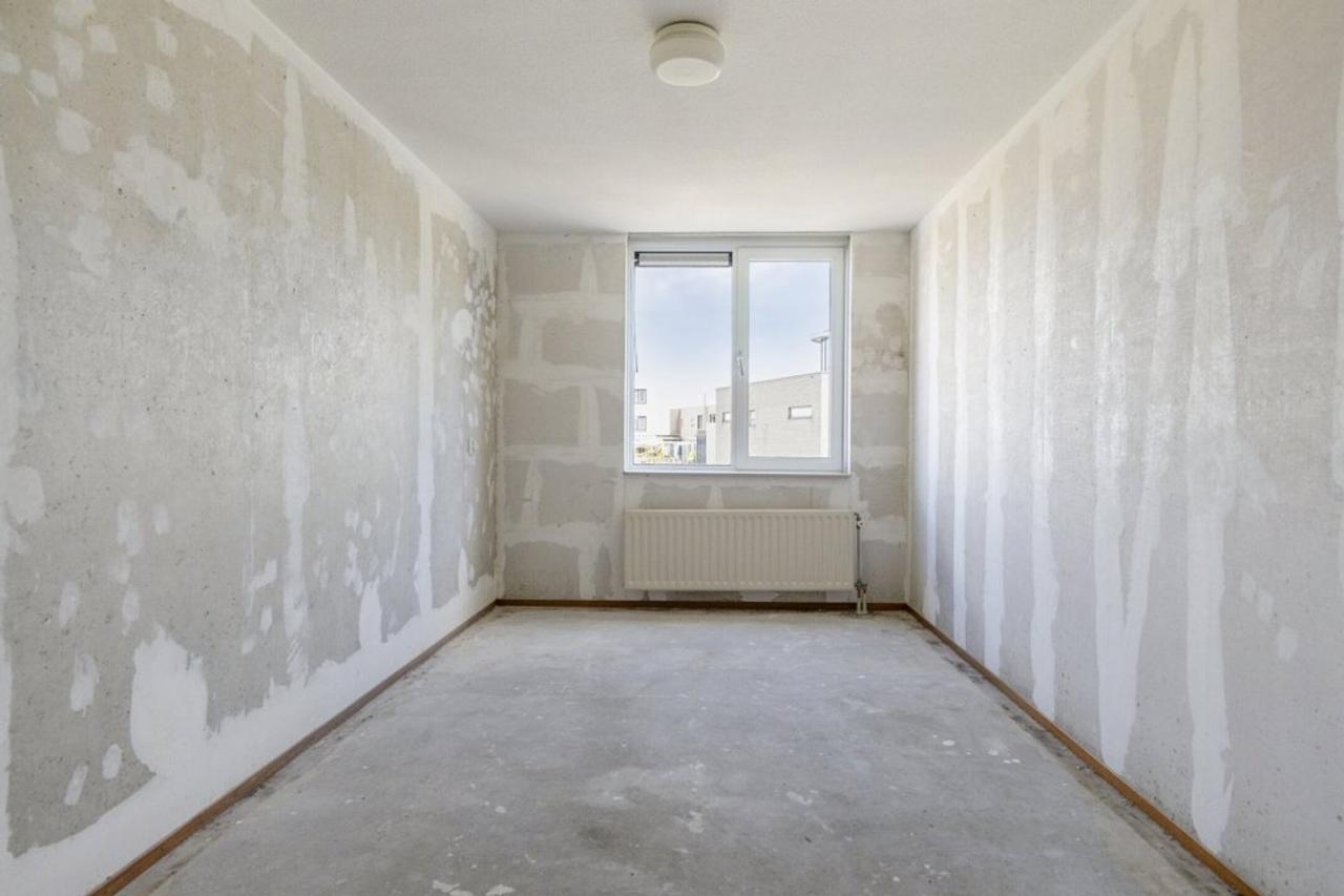 2-Bedroom Apartment with Balcony in Velserbroek - Image 11