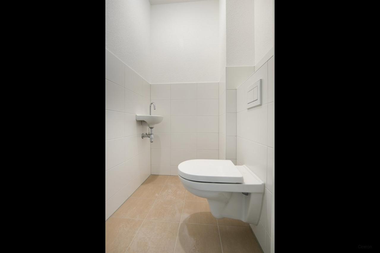 A+++ apartment with balcony in The Hague - Image 7