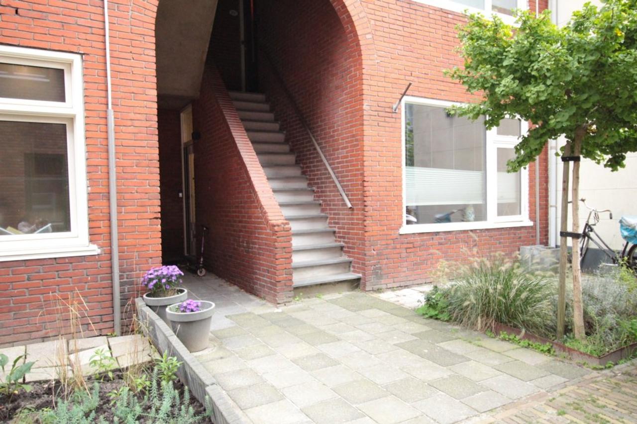 Gemeubileerde benedenwoning met tuin - Afbeelding 1
