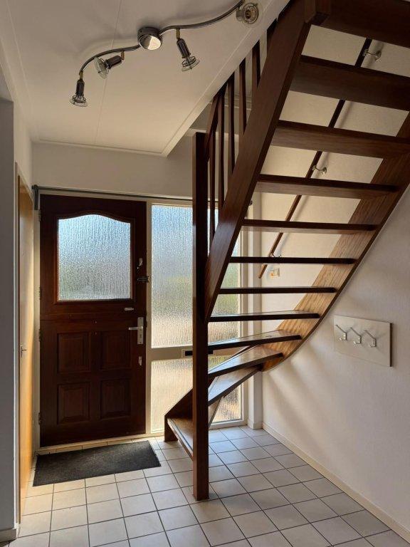 Ground-floor bedroom and garden - Image 14