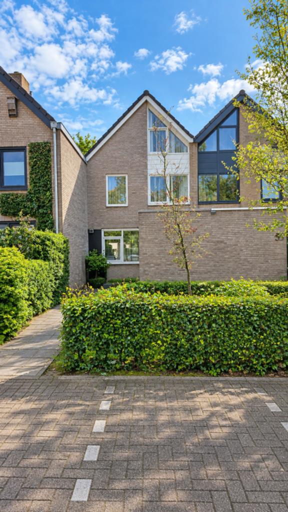 Furnished Home with 4 Bedrooms - Image 2