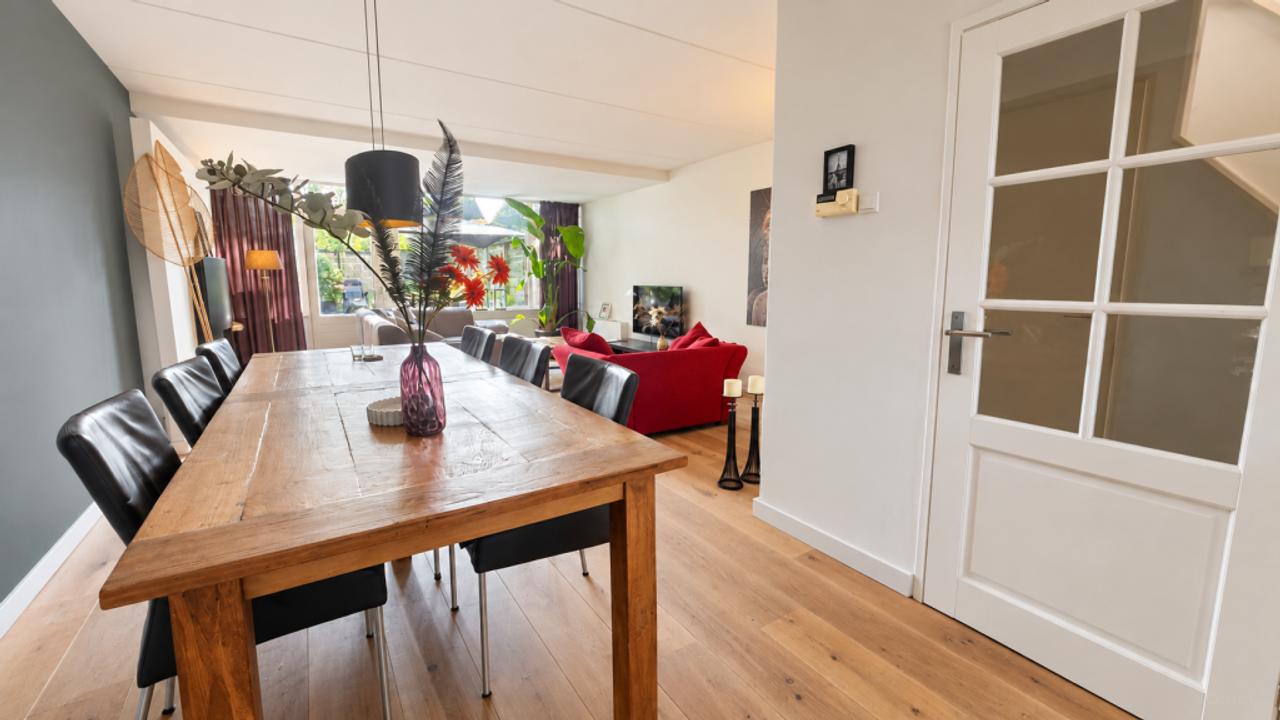 Furnished Home with 4 Bedrooms - Image 6