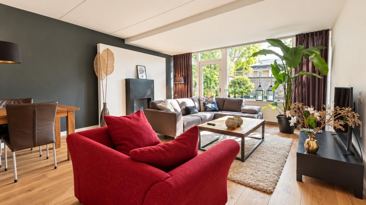 Furnished Home with 4 Bedrooms - Image 7
