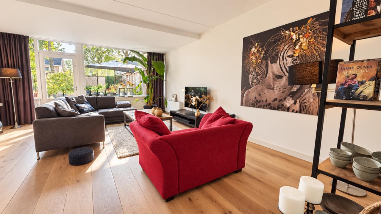 Furnished Home with 4 Bedrooms - Image 9