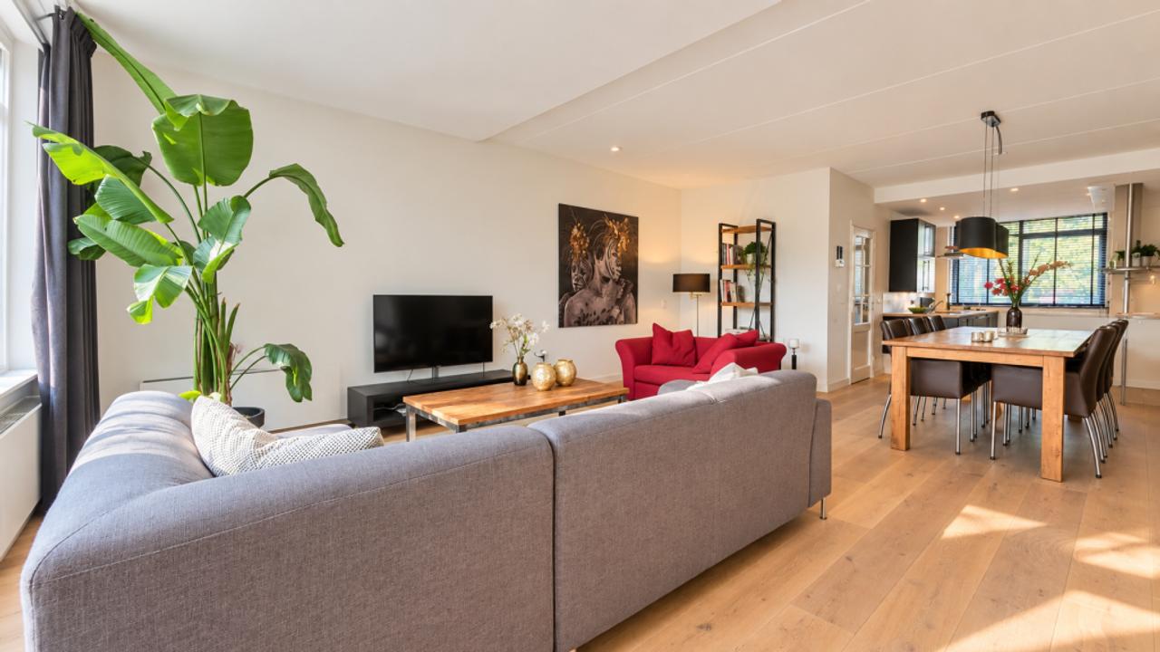 Furnished Home with 4 Bedrooms - Image 10