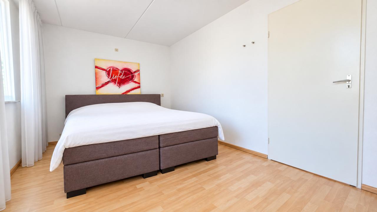Furnished Home with 4 Bedrooms - Image 15