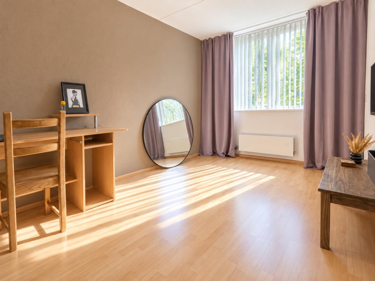 Furnished Home with 4 Bedrooms - Image 17