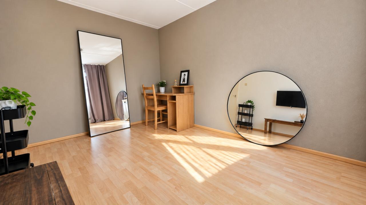 Furnished Home with 4 Bedrooms - Image 18