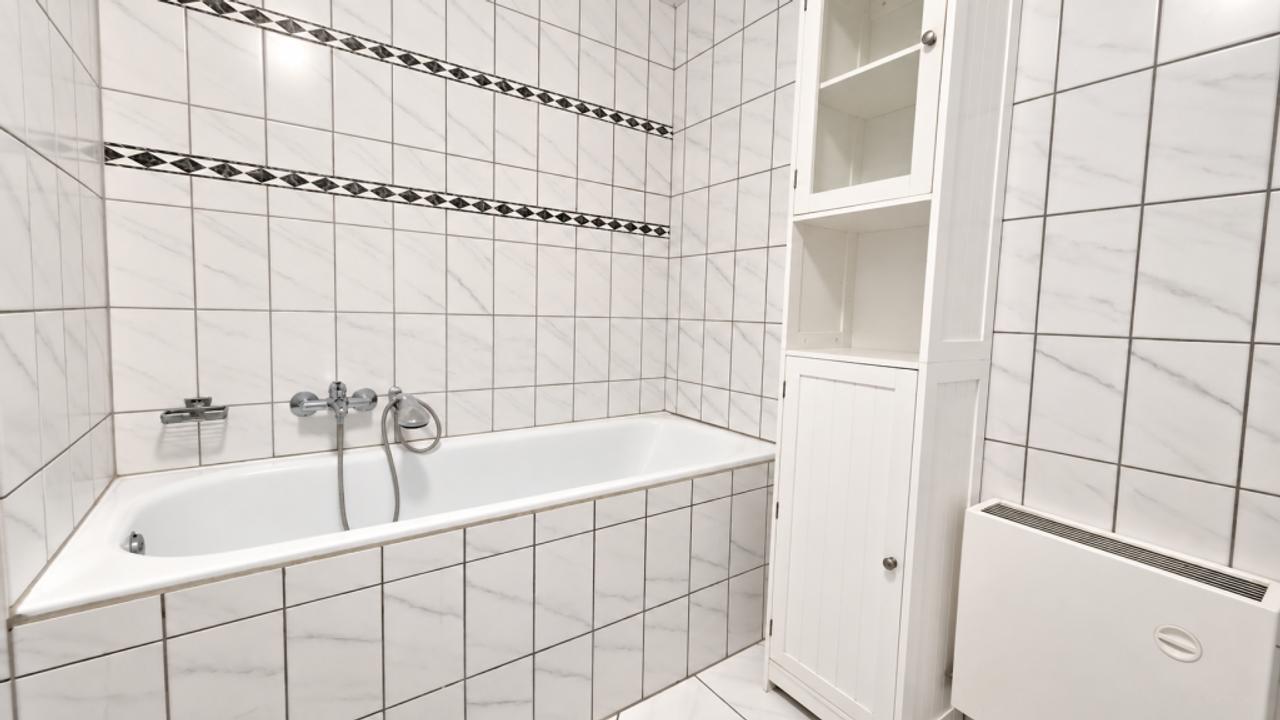 Furnished Home with 4 Bedrooms - Image 19