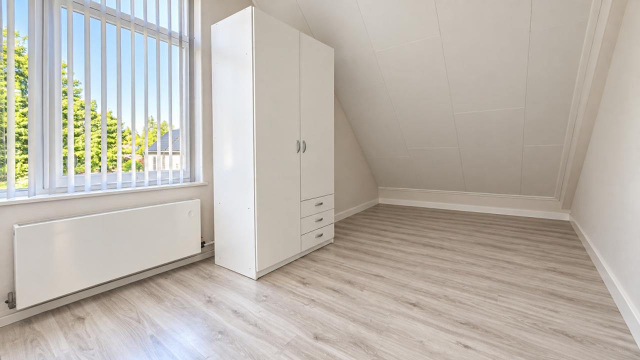 Furnished Home with 4 Bedrooms - Image 26