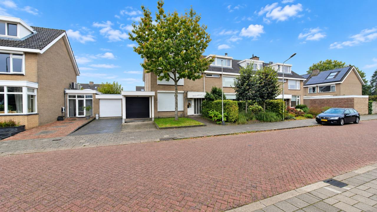 163 m² hoekwoning met zwembad in Sliedrecht - Afbeelding 3