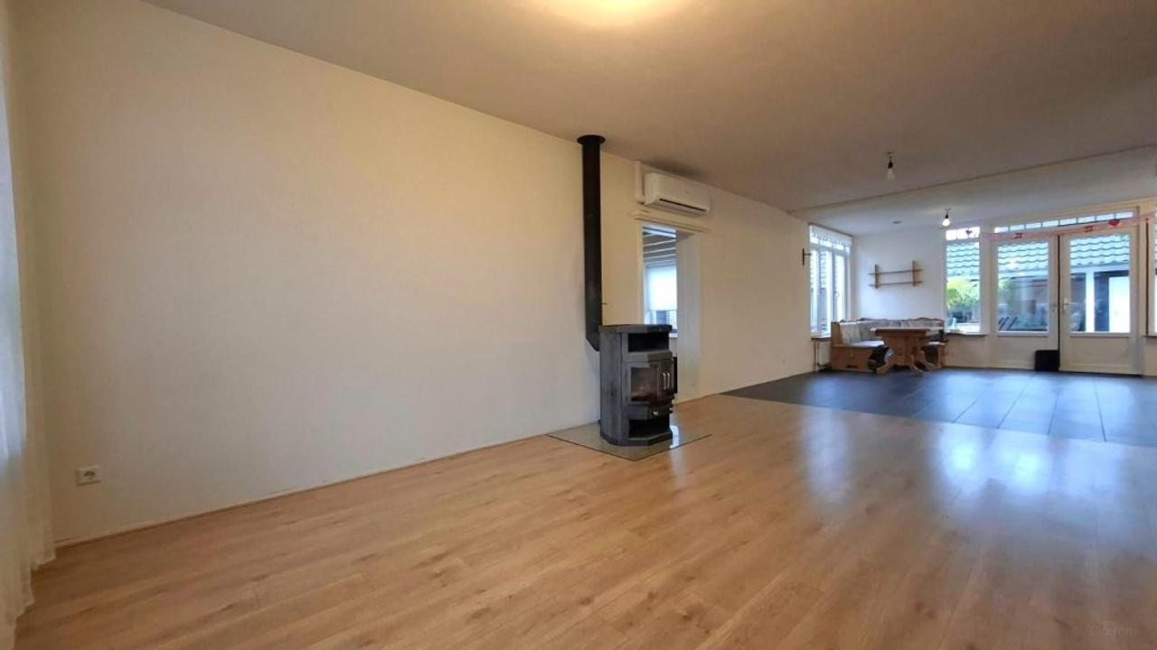 163 m² hoekwoning met zwembad in Sliedrecht - Afbeelding 14