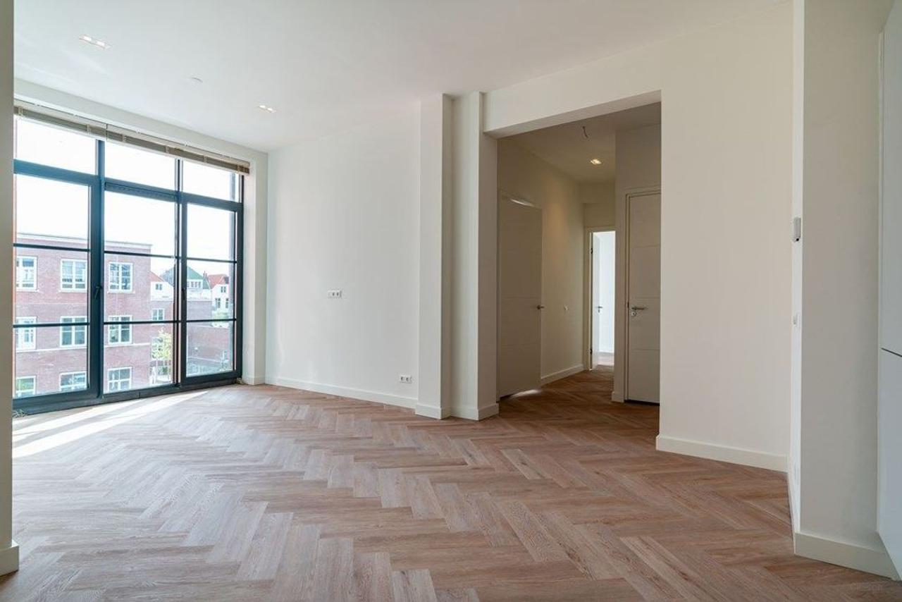 2-Bedroom Upper-Floor Apartment, A+++ Rating - Image 1