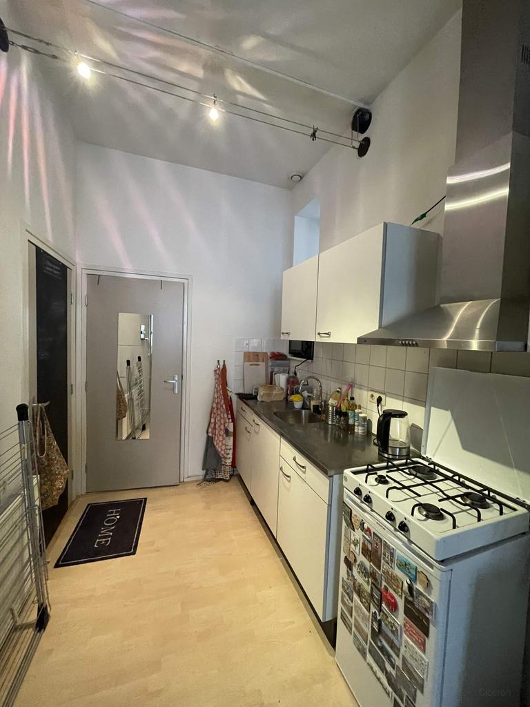 Studio met hoge plafonds in Groningen - Afbeelding 2