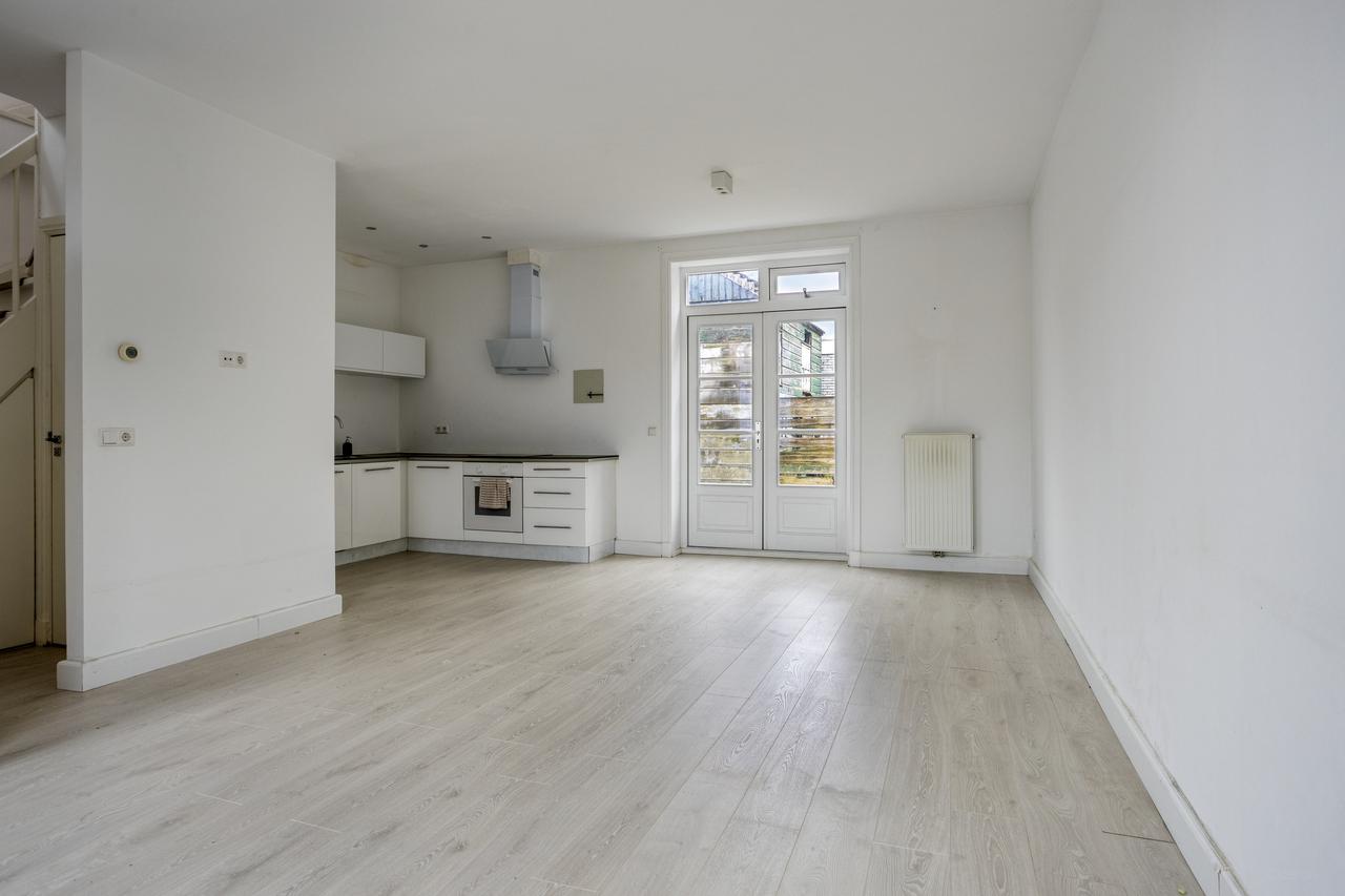 Private garden with 87 m² of living space in Zaandam - Image 2