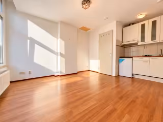 15 m² studio with private bathroom