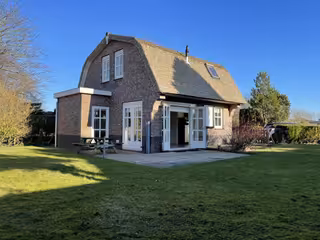 Detached Living Near Dunes and Sea