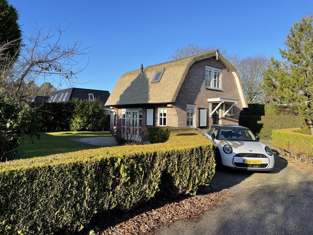 Detached Living Near Dunes and Sea - Image 2