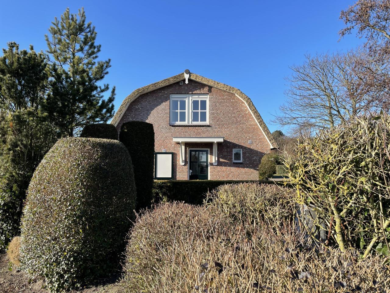 Detached Living Near Dunes and Sea - Image 4