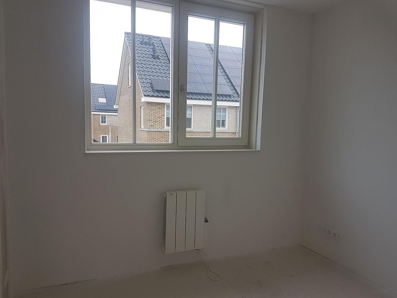 118 m² mid-terrace house with 4 bedrooms - Image 6