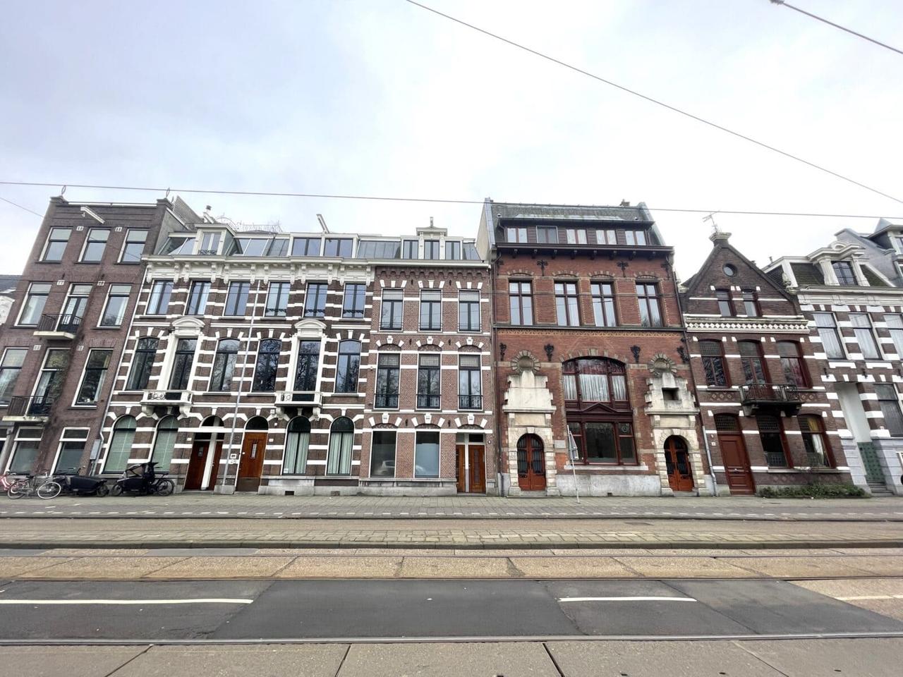 Gemeubileerd 4-kamerappartement aan Oosterpark - Afbeelding 1