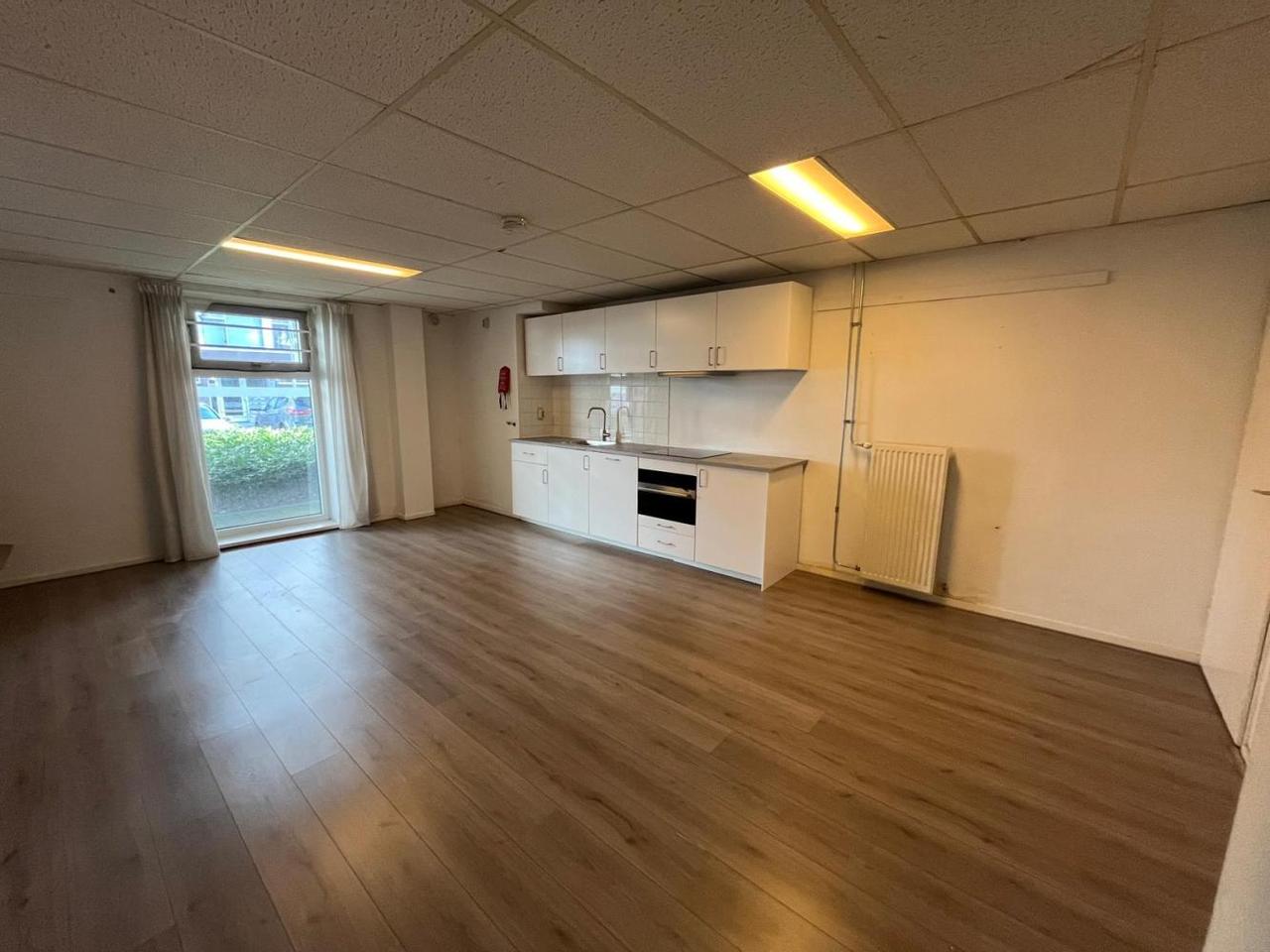 20 m² semi-studio with private kitchen - Image 2