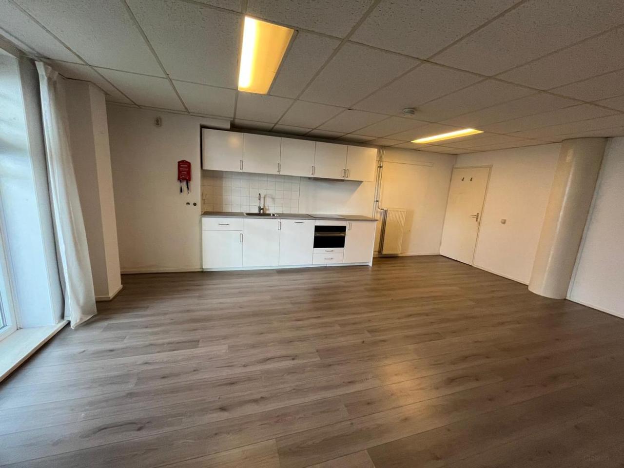 20 m² semi-studio with private kitchen - Image 3