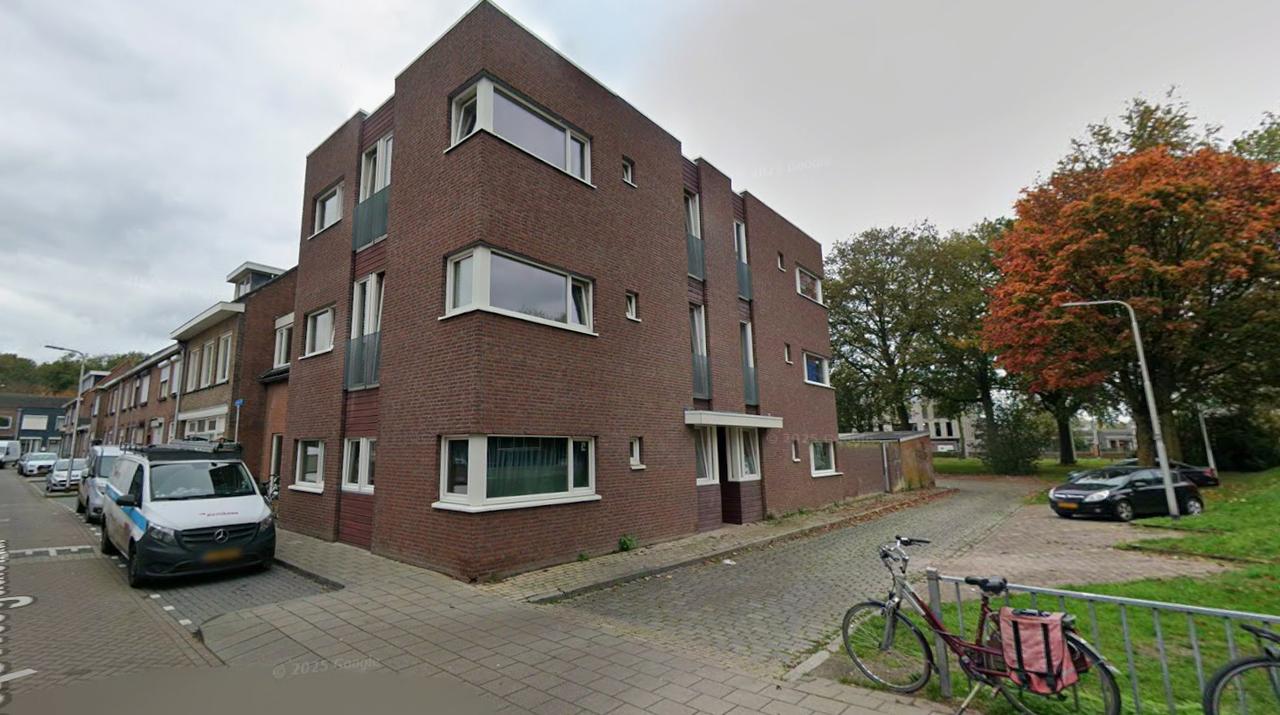 23 m² semi-studio in Tilburg with private bathroom - Image 1
