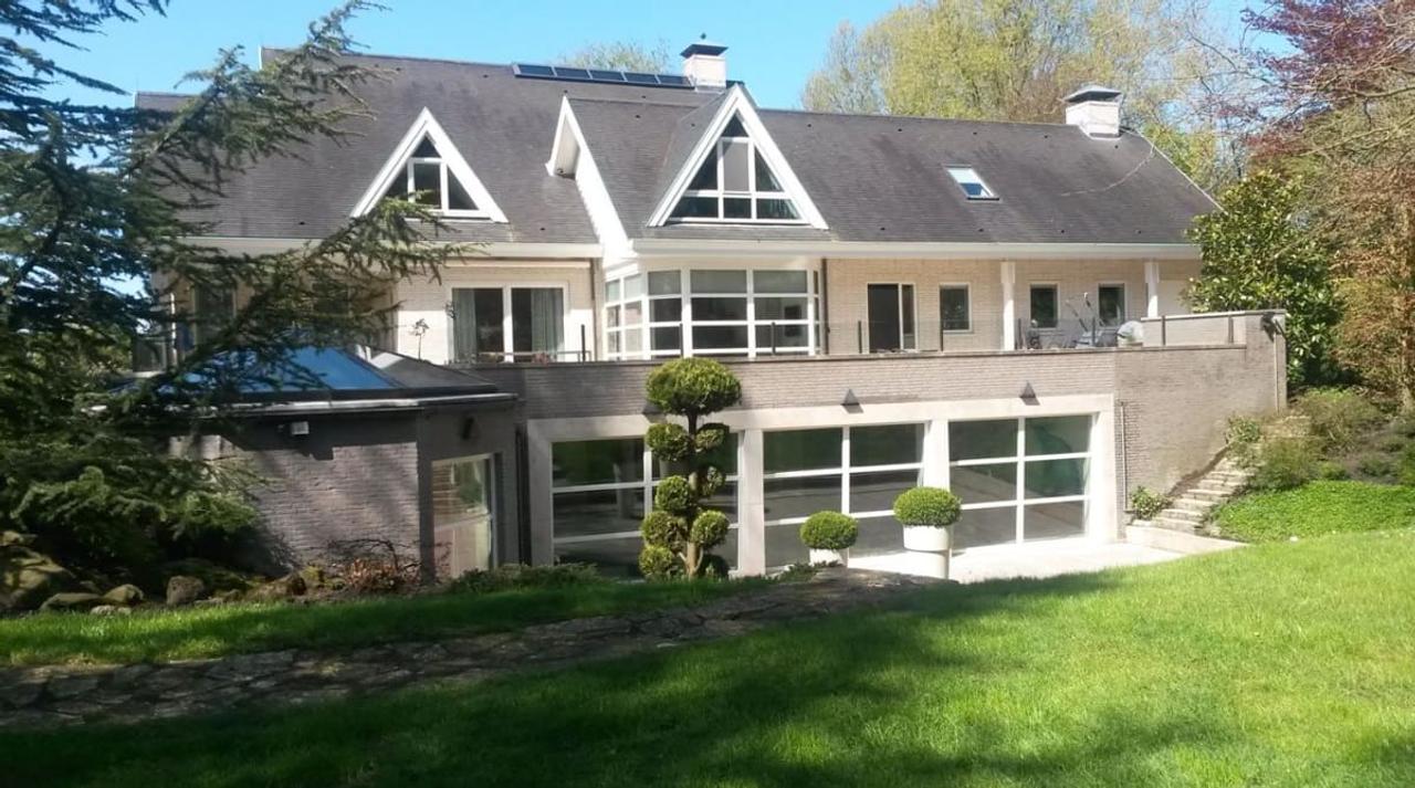 Villa with Indoor Pool and 4 Bedrooms - Image 1
