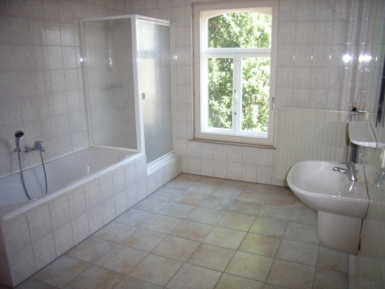 208 m² upper-floor apartment with roof terrace & garage - Image 8