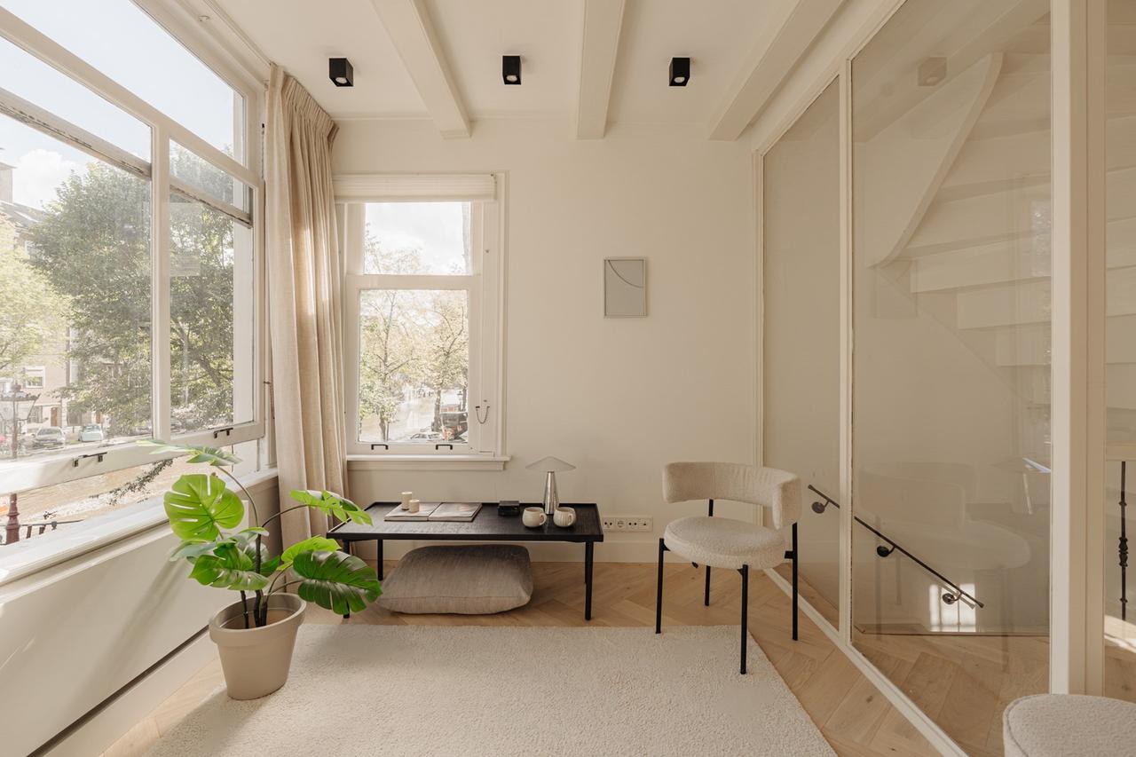 Furnished Canal Apartment with 2 Bedrooms - Image 4