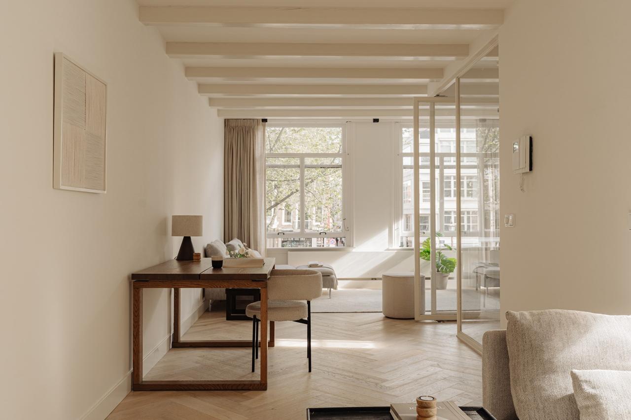 Furnished Canal Apartment with 2 Bedrooms - Image 5