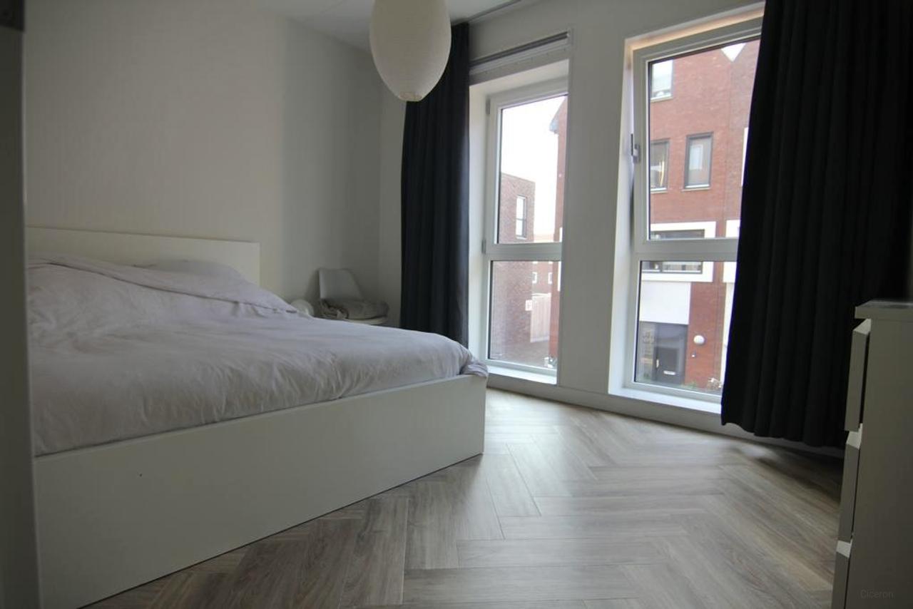 Bright 3-Room Apartment with Balcony - Image 15