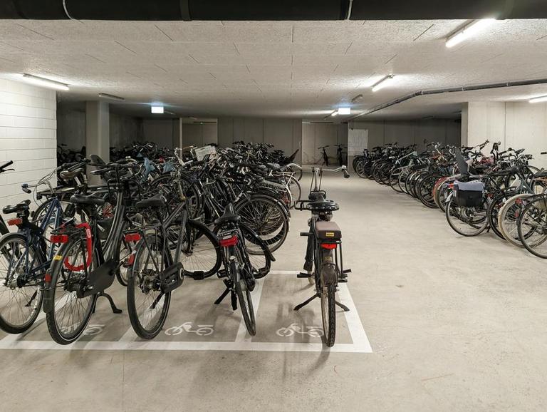 Gemeubileerd 4-kamerappartement met terras - Afbeelding 40