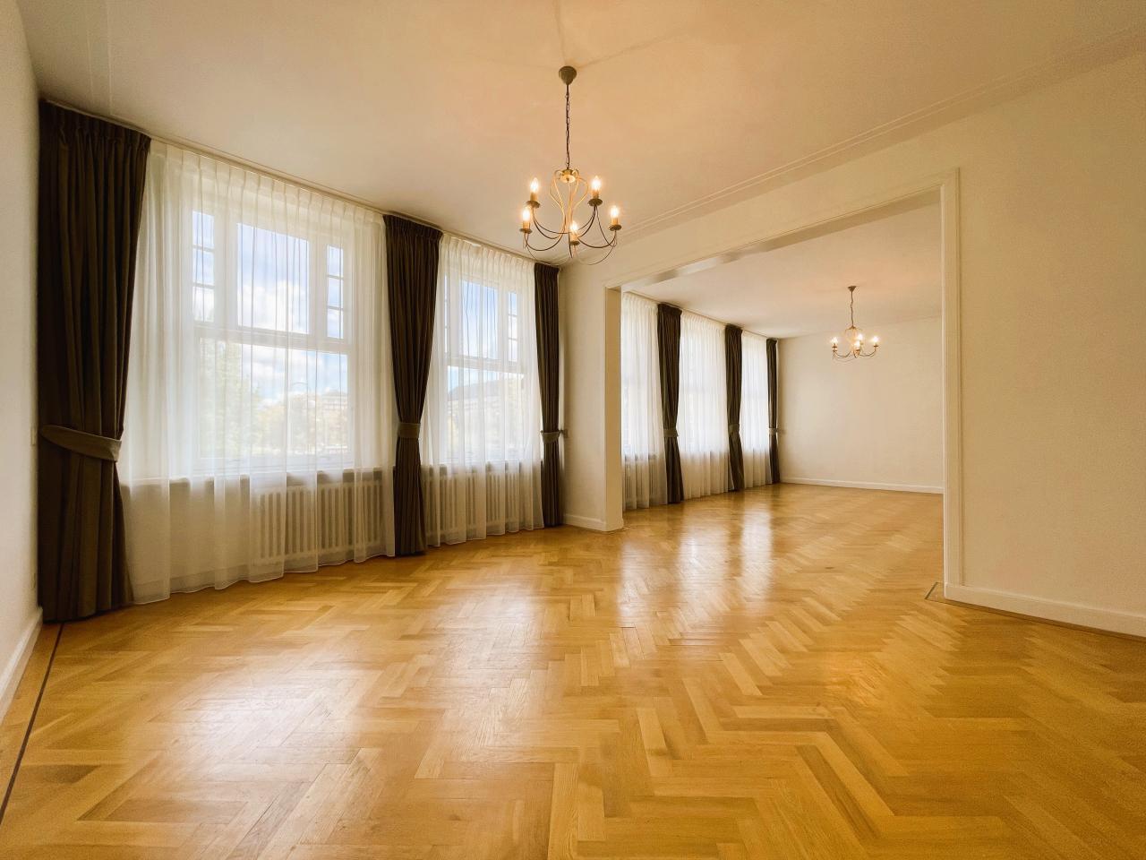110 m² Apartment with Balcony in Apollobuurt - Image 5