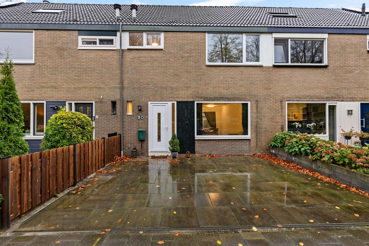 Furnished house with garden in Purmerend - Image 1