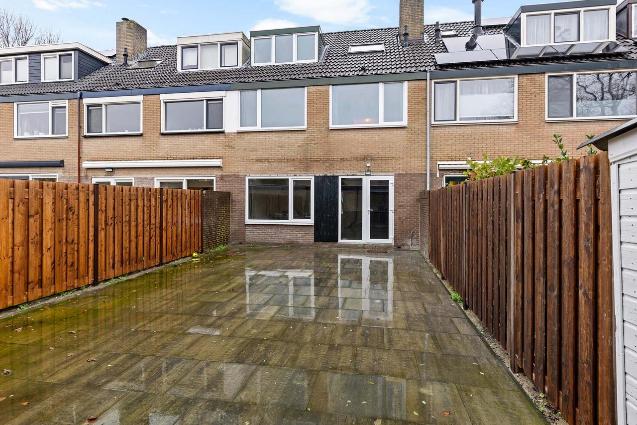 Furnished house with garden in Purmerend - Image 36