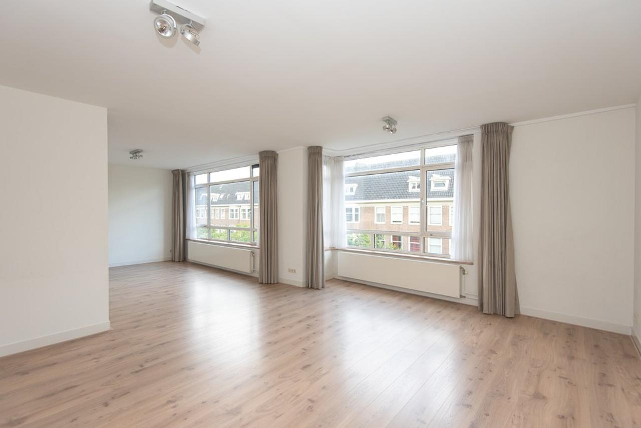 140 m² apartment with balcony in Oud-Zuid - Image 5