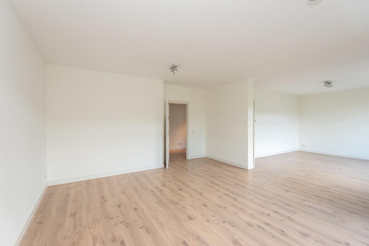 140 m² apartment with balcony in Oud-Zuid - Image 6