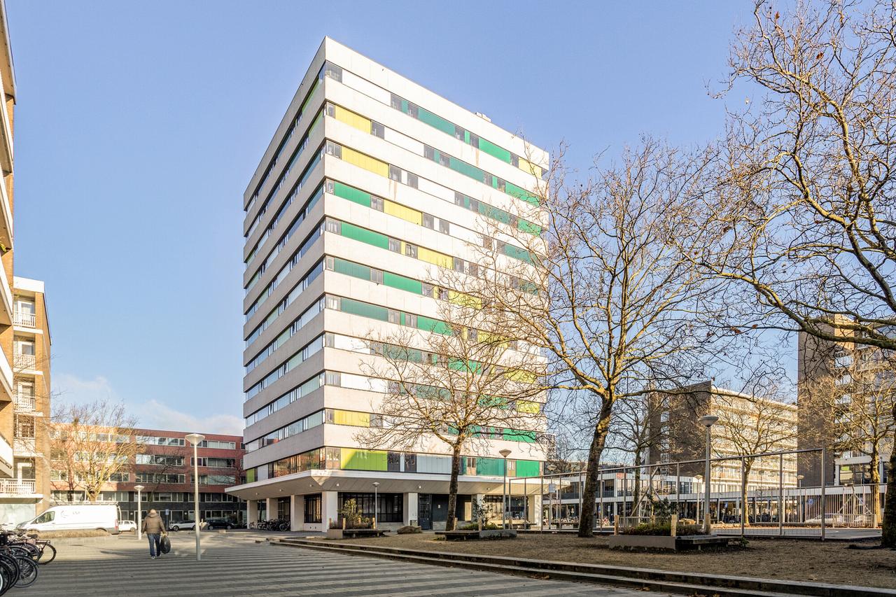 Gemeubileerde studio op de 10e verdieping - Afbeelding 1