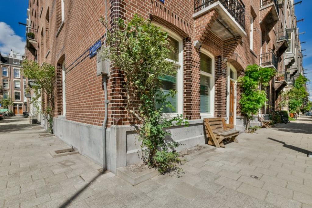 Ground-floor duplex with garden in Oud-Zuid - Image 1