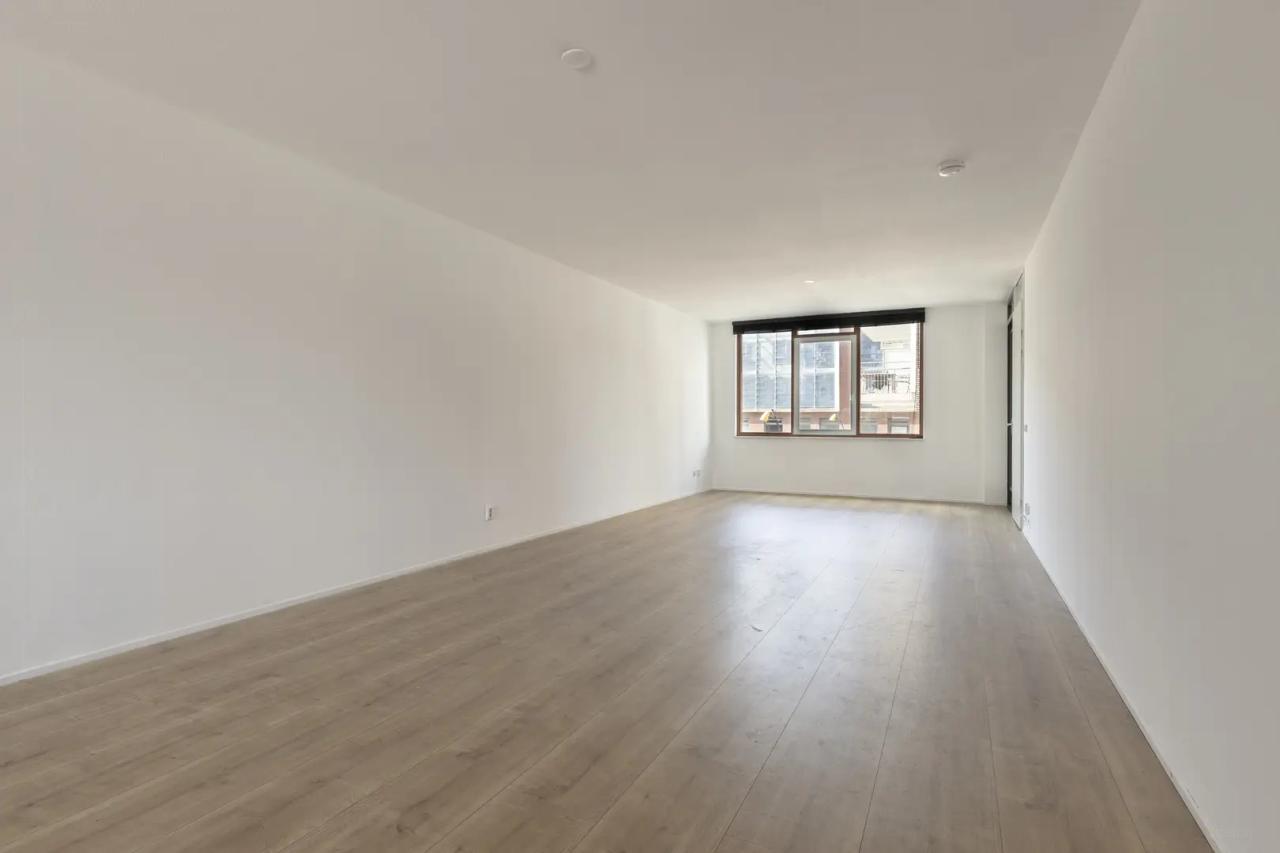 96 m² Apartment with Balcony & Parking - Image 4