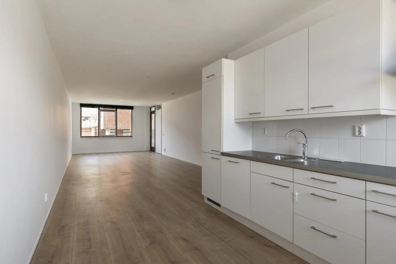 96 m² Apartment with Balcony & Parking - Image 7